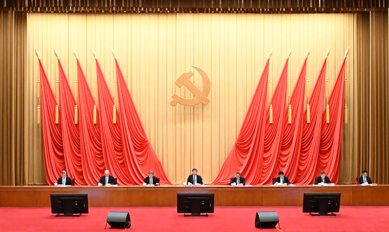 4月3日，學(xué)習(xí)貫徹習(xí)近平新時代中國特色社會主義思想主題教育工作會議在北京召開。中共中央總書記、國家主席、中央軍委主席習(xí)近平出席會議并發(fā)表重要講話。李強、趙樂際、王滬寧、蔡奇、丁薛祥、李希、韓正出席會議。