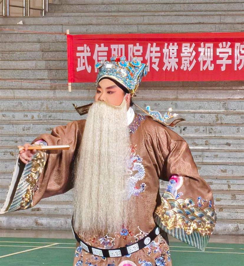 京劇《甘露寺》選段表演。